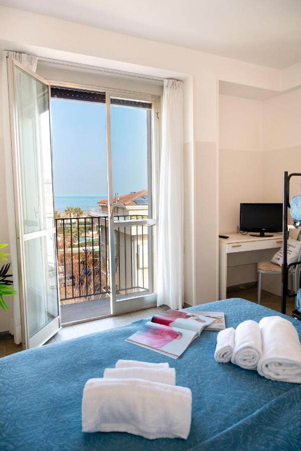 Hotel Selene - Vista Mare Riccione Dış mekan fotoğraf
