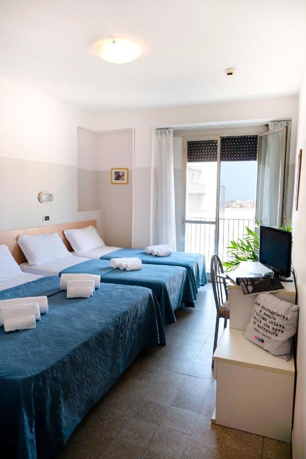 Hotel Selene - Vista Mare Riccione Oda fotoğraf