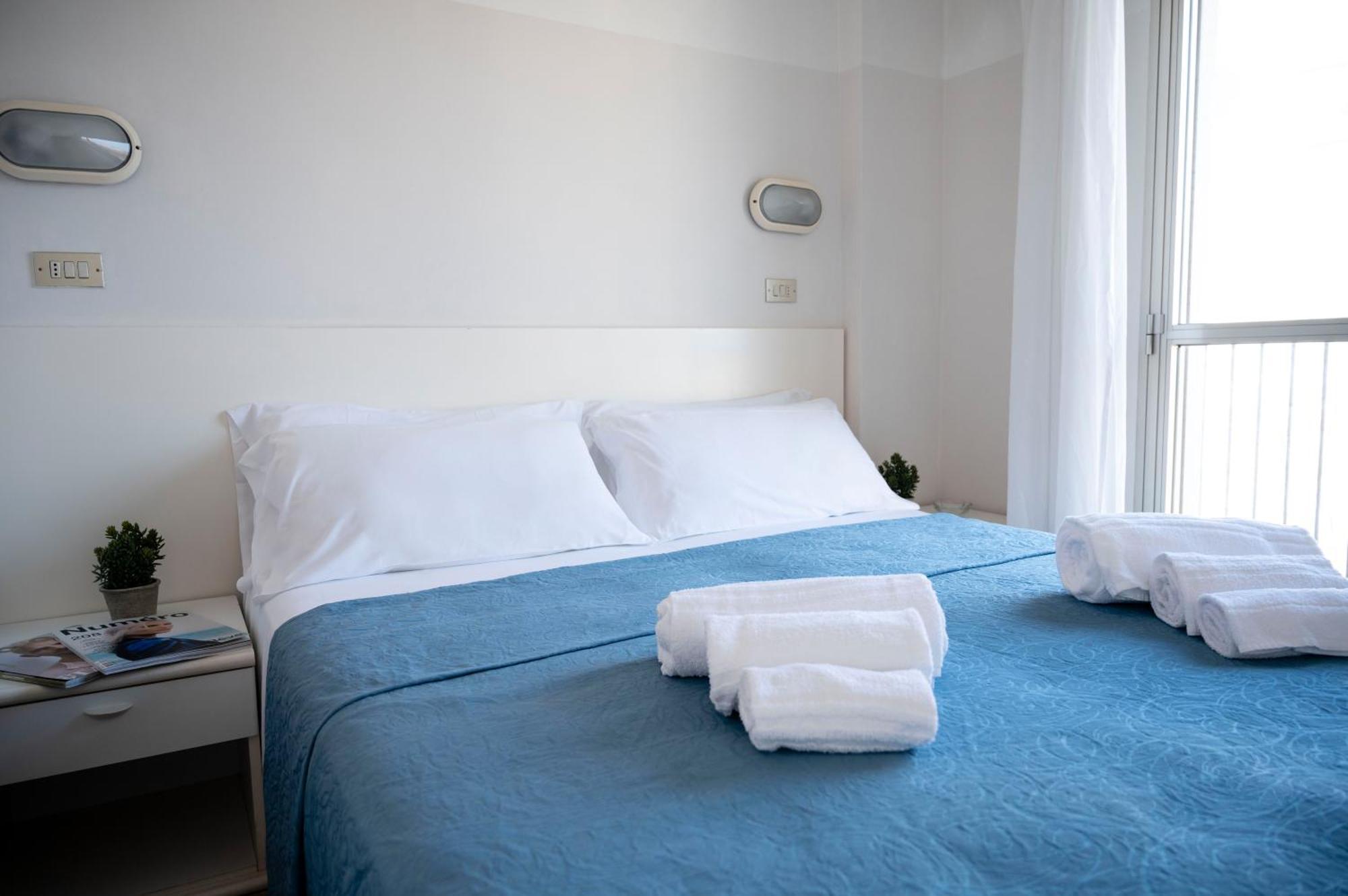 Hotel Selene - Vista Mare Riccione Oda fotoğraf