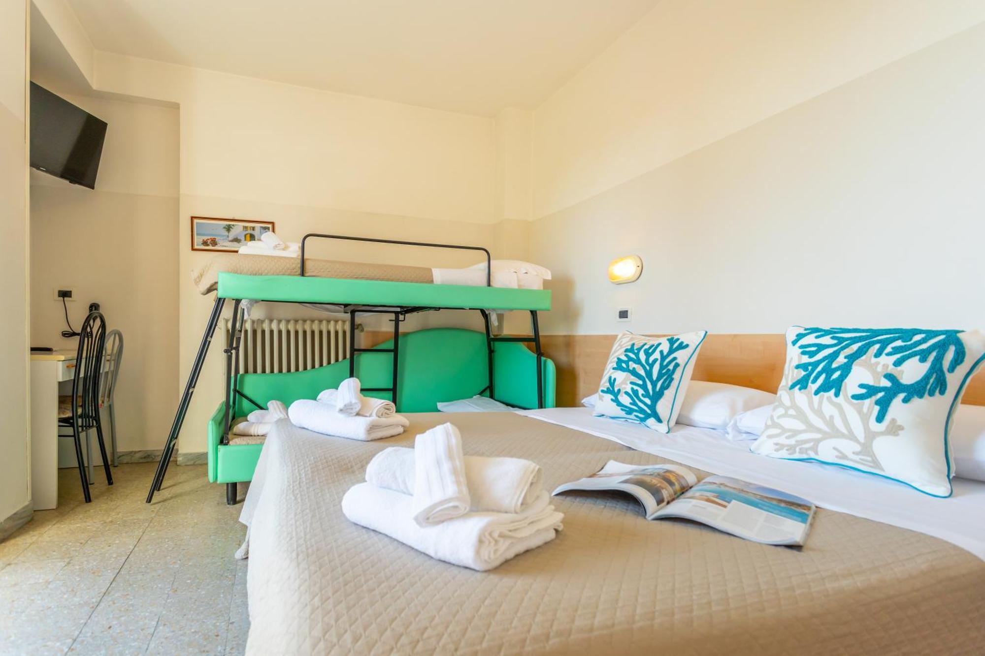 Hotel Selene - Vista Mare Riccione Oda fotoğraf