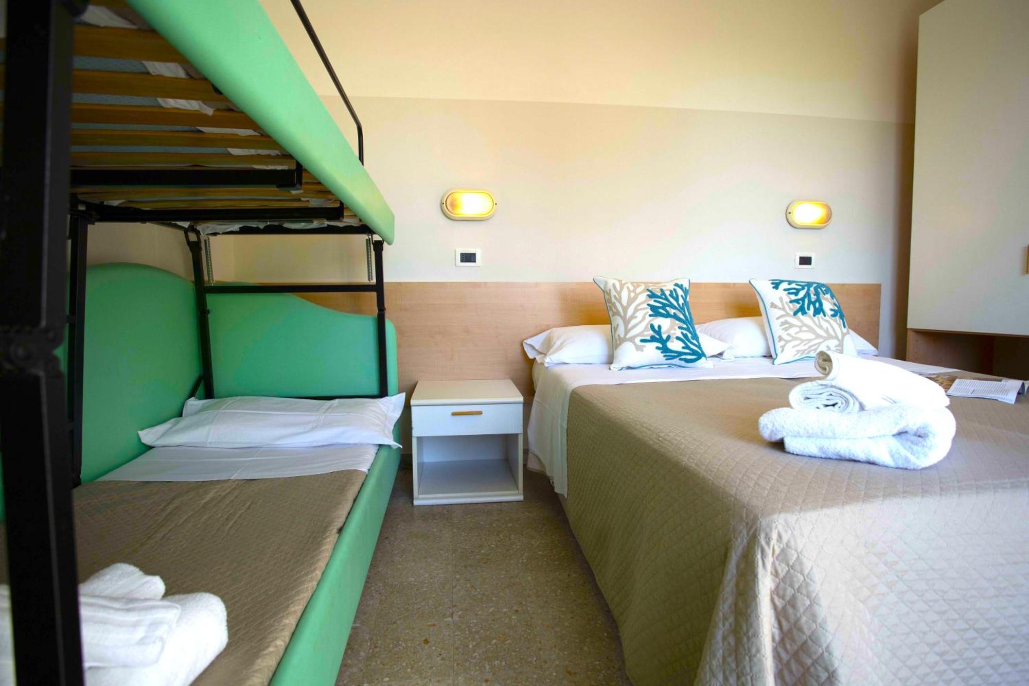 Hotel Selene - Vista Mare Riccione Oda fotoğraf