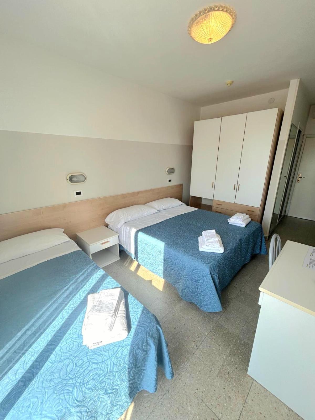 Hotel Selene - Vista Mare Riccione Oda fotoğraf